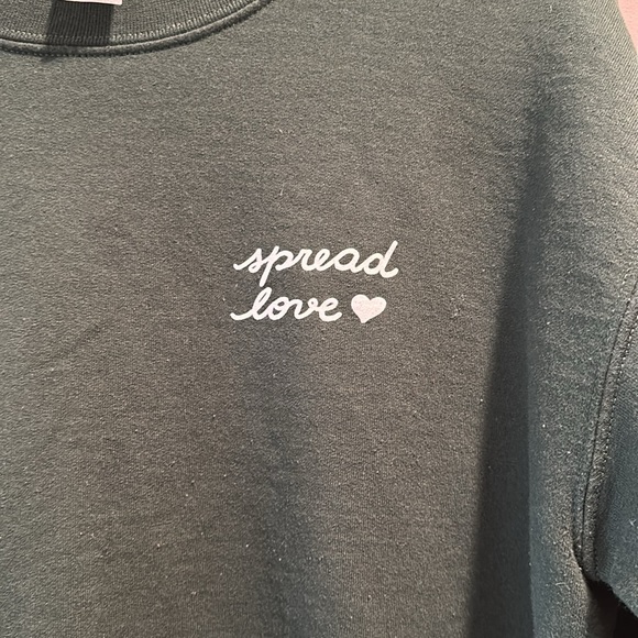 Spread Love green crew neck with floral detailed sleeve size M - Picture 3 of 6